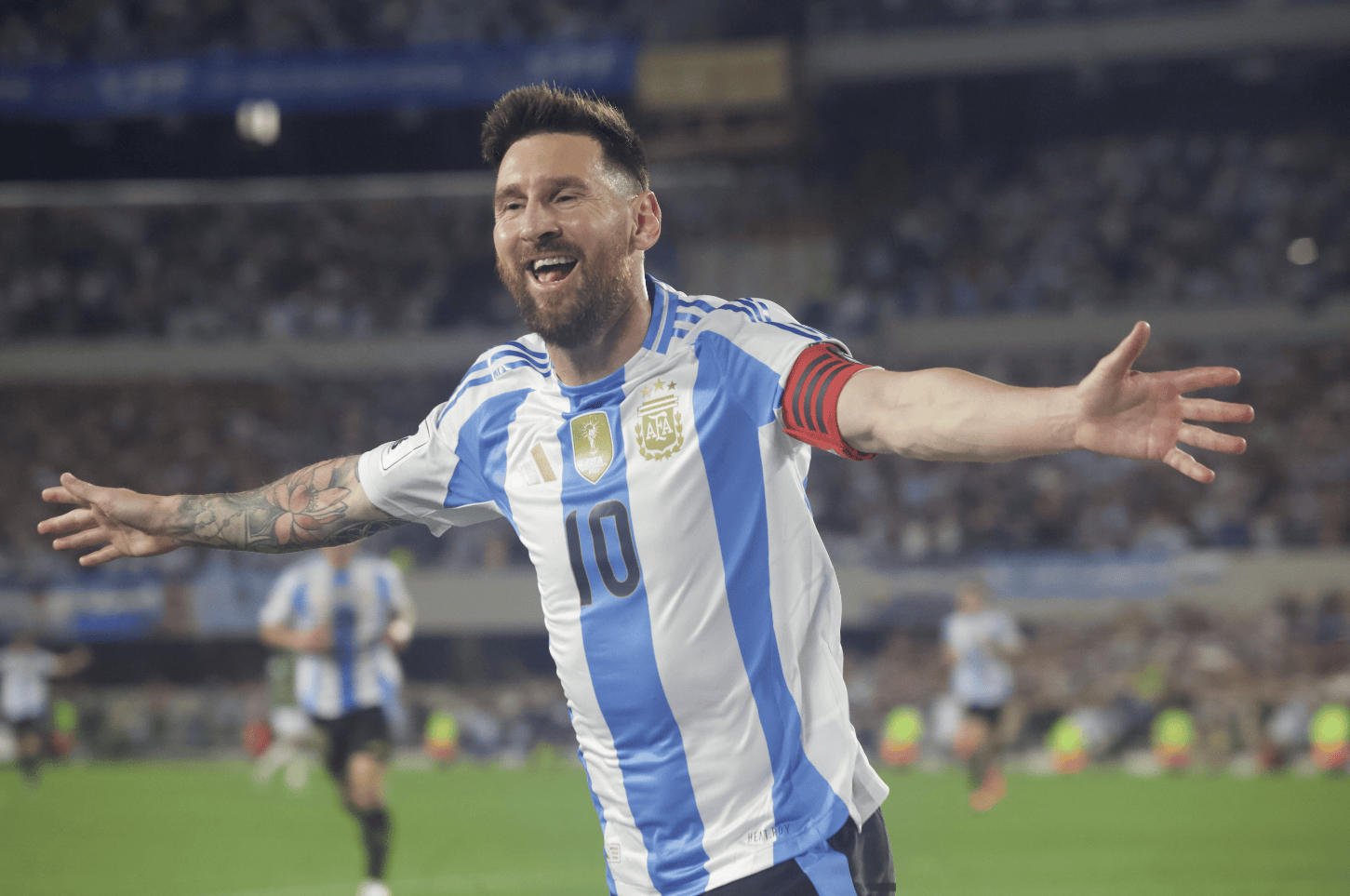 梅西意甲20队主帅全球迷热议(梅西曾想代表意大利)